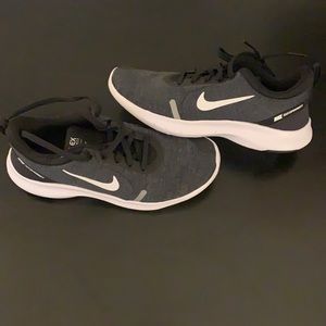 NEVER WORN Nike Flex Tennis Shoes